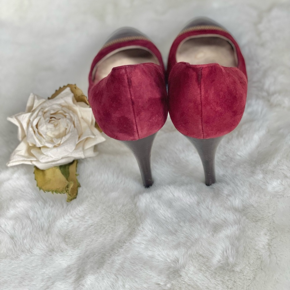 MICHAEL KORS LEATHER-SUEDE RED BURGUNDY 3 3/4” ROUND TOE HEELS w/Brass hardware - Picture 10 of 11